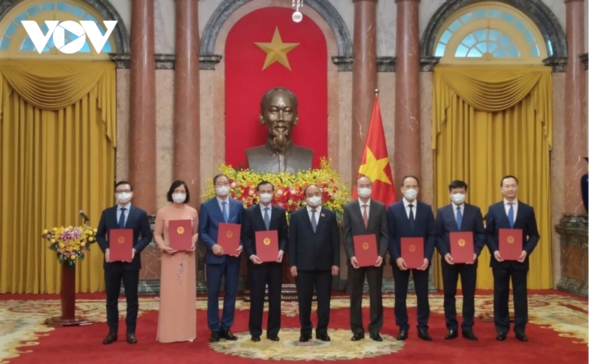President Nguyen Xuan Phuc assigns tasks to new ambassadors